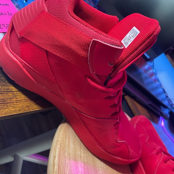 Rare Adidas Crestwood Mid Scarlett Shoes Size 10 - Picture 2 of 3